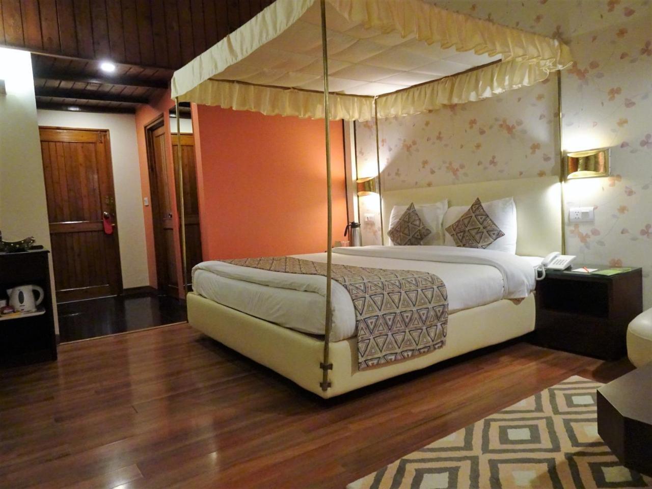 Honeymoon Inn Шимла Екстериор снимка
